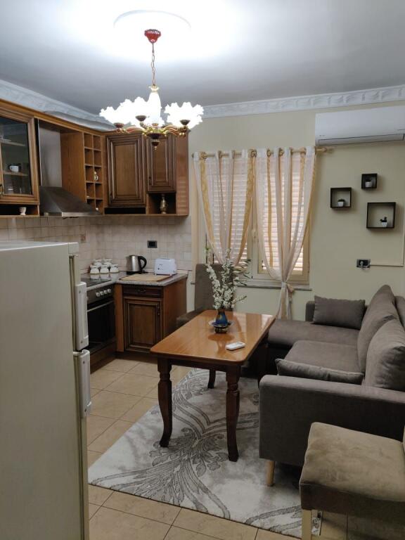 apartament 2+1 me qira tek Rruga Fortuzi