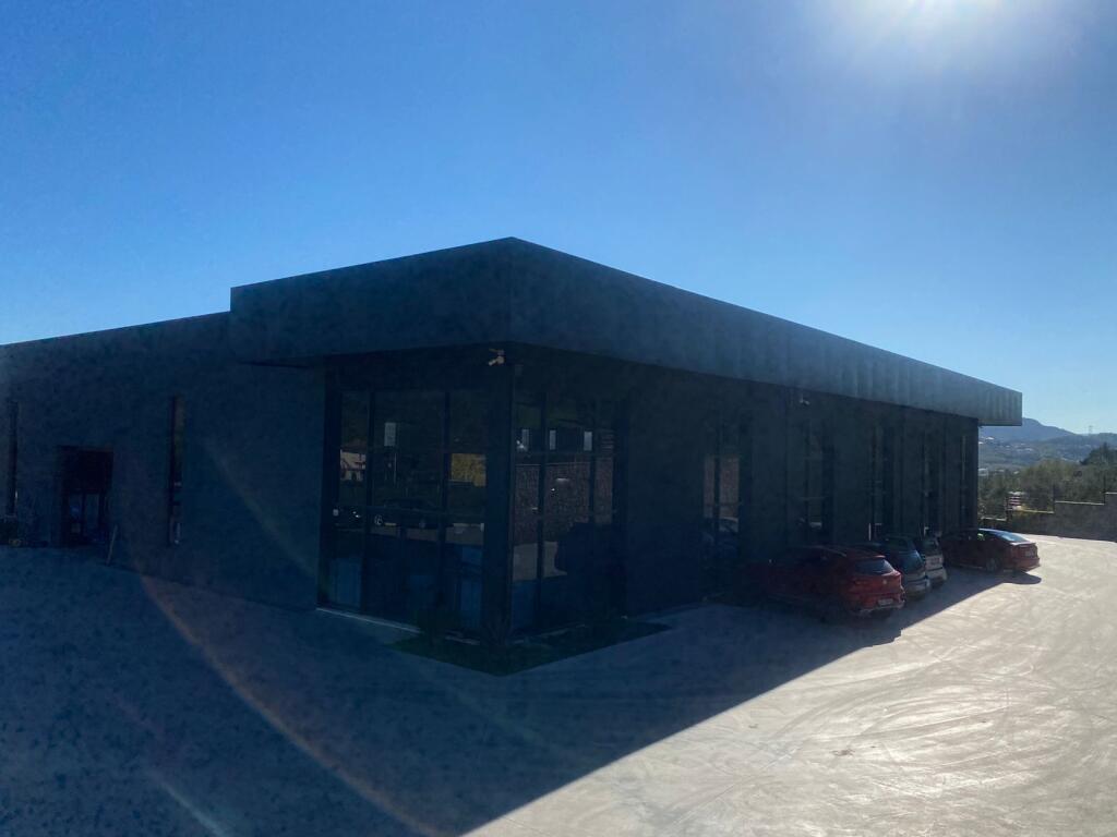 Tirane, affittasi locale commerciale Piano 0, 3.000 m² 6.000 € (Farke) MLS # 530581001-56