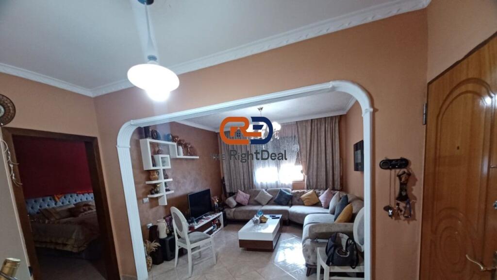 Presso l'Ospedale Universitario di Traumatologia, Appartamento 3+1+2 in Vendita, Con Pianta Regolare!!!