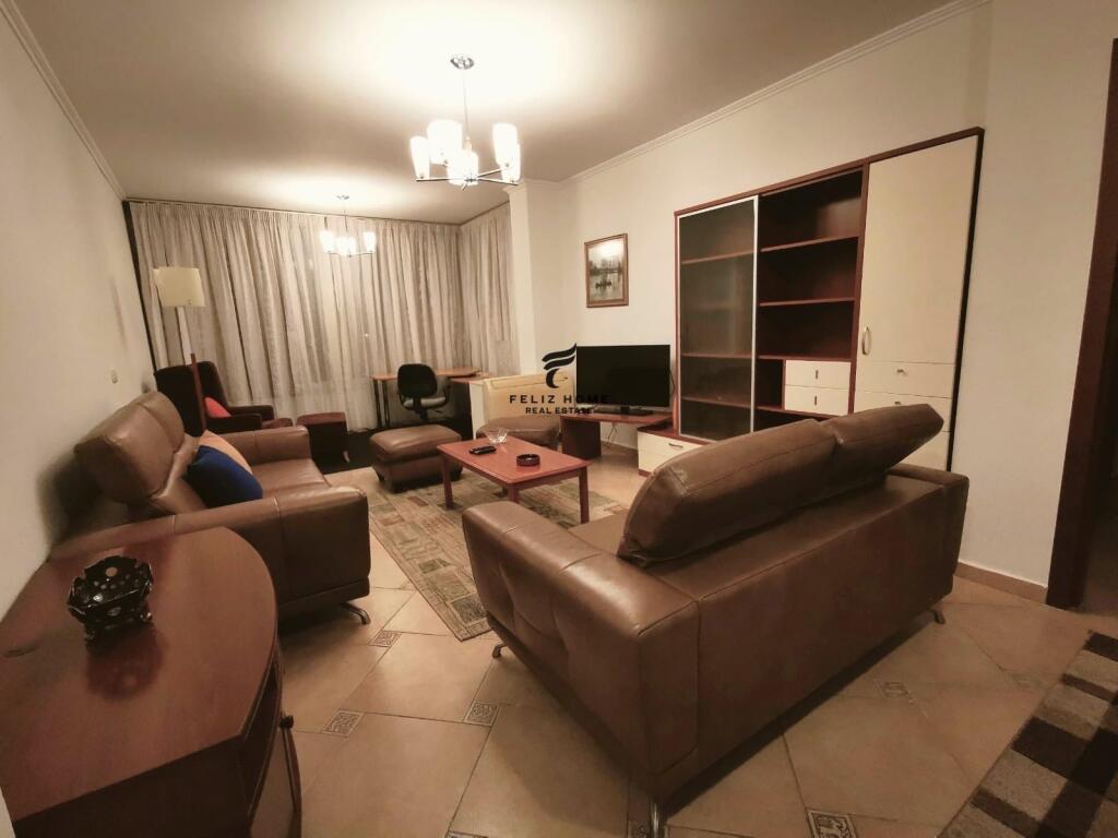 APARTAMENT ME QERA 2+1 STADIUMI ARENA 90.000 LEKE