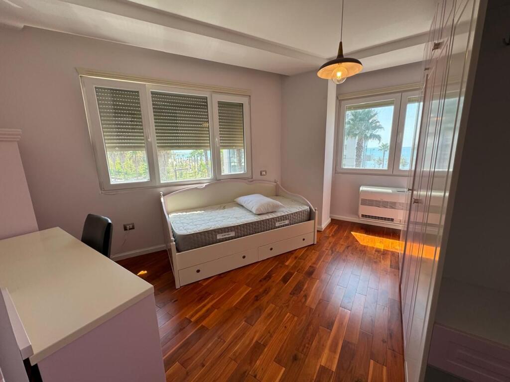 Jepet apartament me qera 3+1+2 vollga