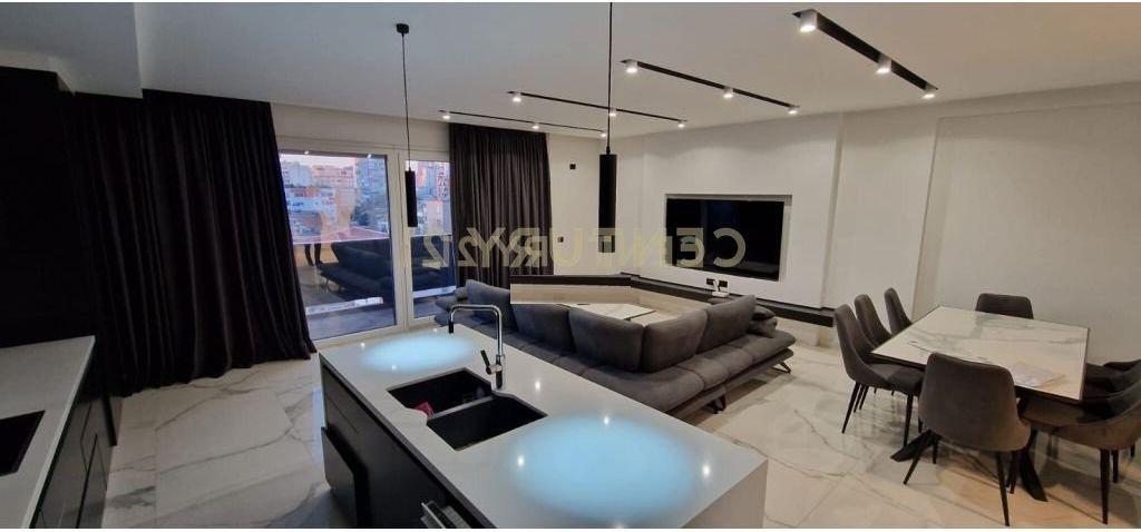 Affittasi appartamento moderno 2+1+2+posto auto