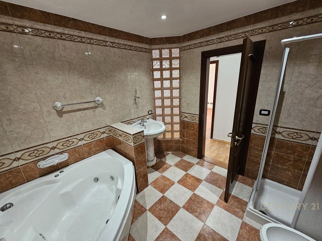 Appartamento 2+1+2 in vendita a Blloku