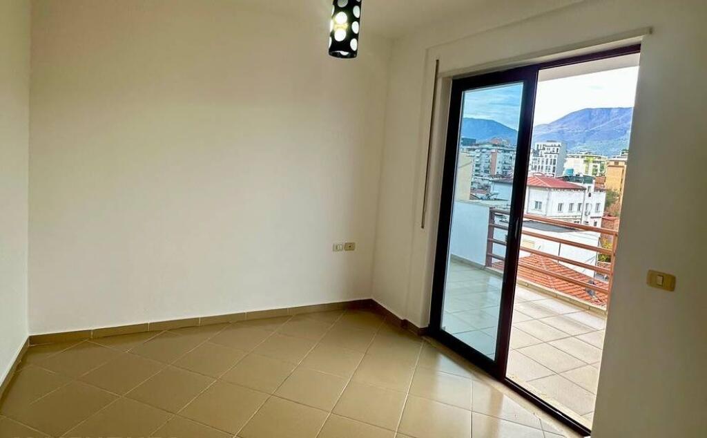 APARTMENT 3+1+2 FOR OFFICE OR RESIDENCE NEAR HALILI COMPLEX.