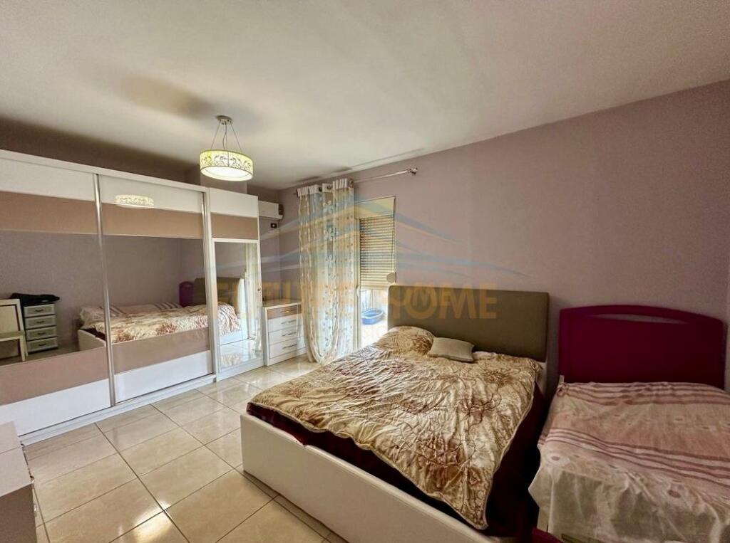 In vendita, Appartamento 2+1, Nuovo Anello, Vicino al bar "Xhamero" Tirana