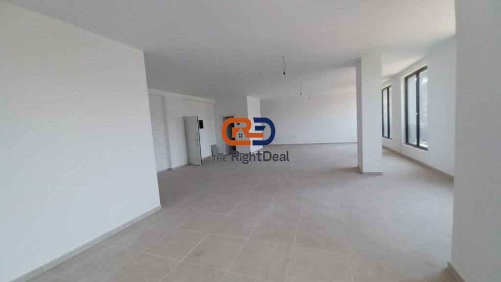 At the Zirkon Complex, a Business Unit is for Rent, with Regular Floor Plan and View from the Main Street!!!