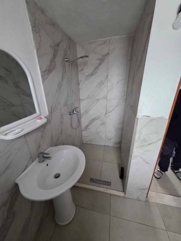 JEPET ME QERA 3+1 TEK BURGU DURRES