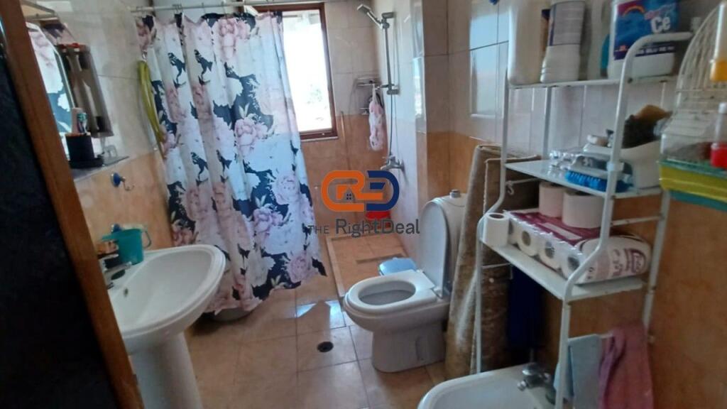 Presso l'Ospedale Universitario di Traumatologia, Appartamento 3+1+2 in Vendita, Con Pianta Regolare!!!