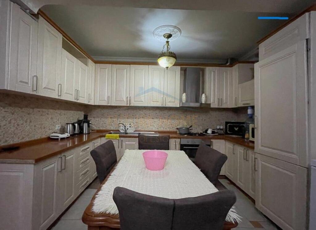 Shitet Apartament 2+1+2 – Kinostudio, Tiranë