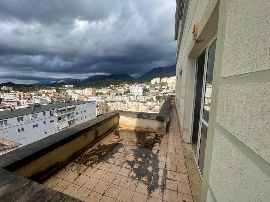 Appartamento 2+1 con Veranda in Vendita, a Fresk 150.000 €