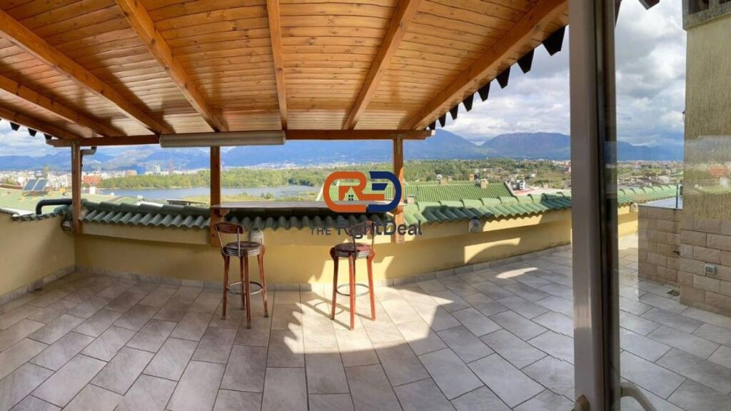 Al Lago Secco, Attico Con Veranda E Vista Meravigliosa In Affitto !!