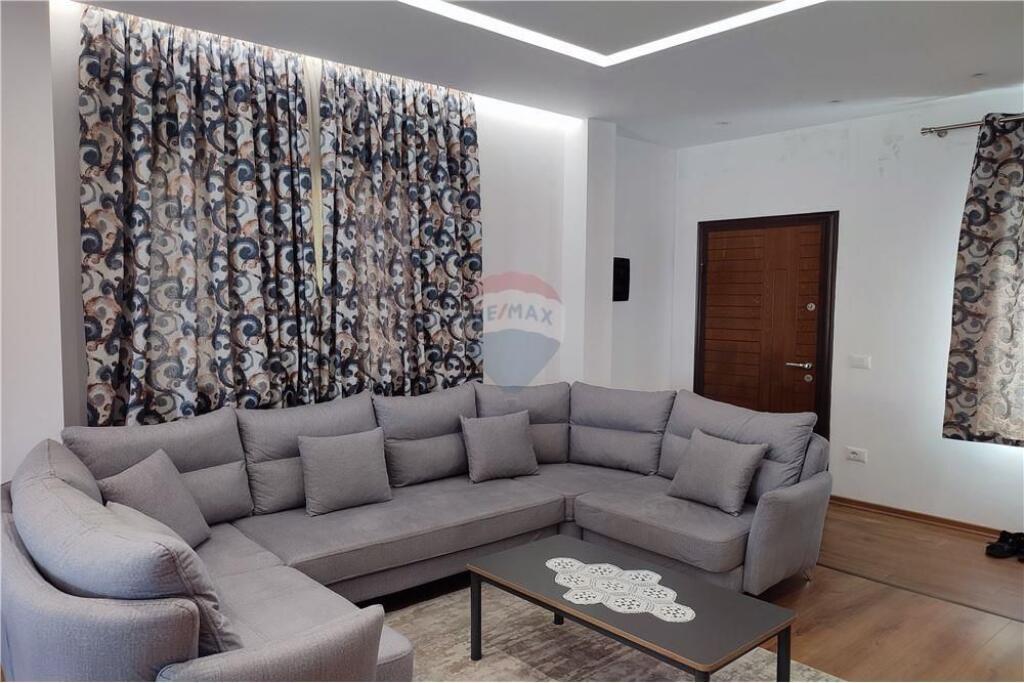 casa privata 3+1 in affitto a Xhamllik