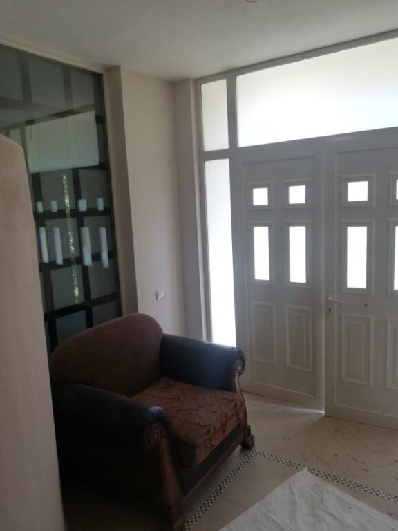 SHITET VILE DY KATESHE MEE SIPERFAQE 247 M2