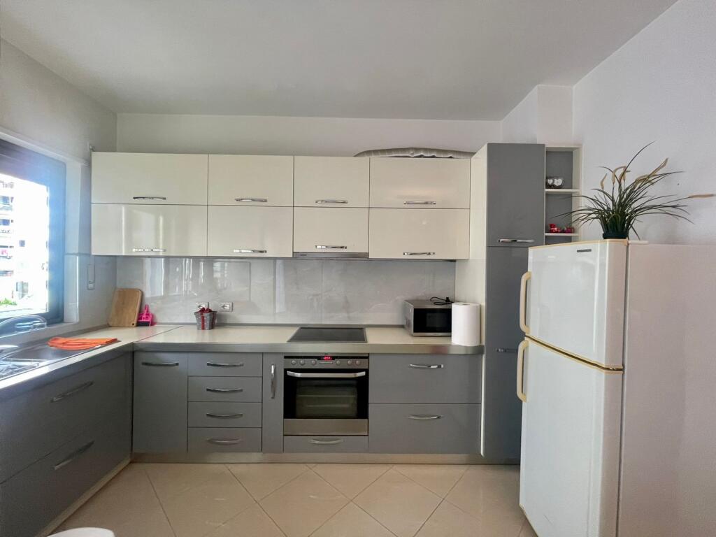 APARTAMENT 1+1 ME QIRA NE FRESK , 400 €