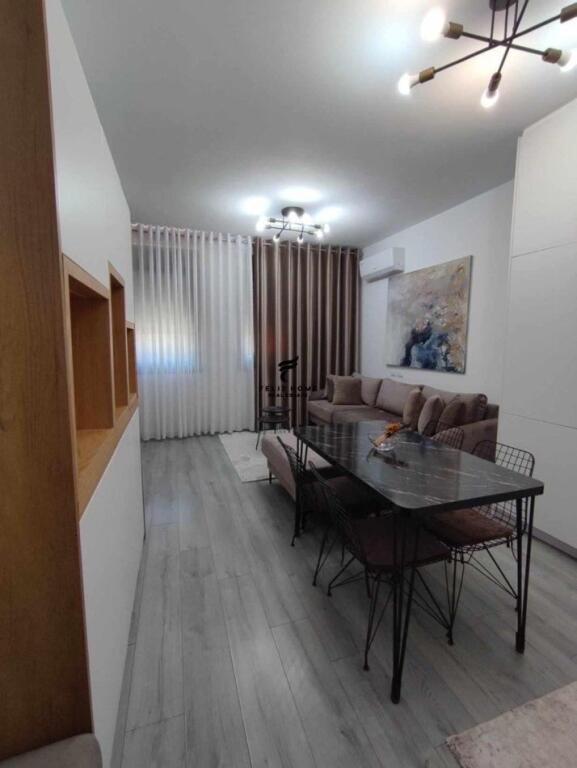 APARTAMENT ME QERA 1+1 YZBERISHT 450 EURO