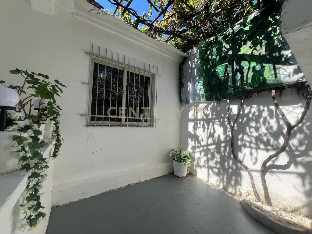 SHITET APARTAMENT ME OBORR PRANE SHKOLLES DEMOKRACIA NE DURRES !