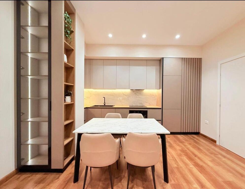 APARTAMENT LUKSOZ PER QIRA NE VASIL SHANTO