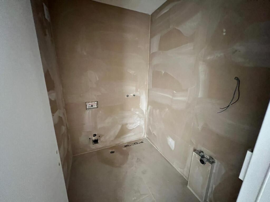 📣 VENDESI Appartamento 2+1 Con 2 Bagni, Guardaroba E Balcone 📍 Garden Residence Turdiu, Ex Campo di Aviazione ✨   🏢 Nuova Costruzione  🪜 9° Piano (Con 2 Ascensori)  📐 Superficie Lorda 102,5 m²  ⚒️ In Fase di Costruzione   💶 Prezzo 166.000 Euro