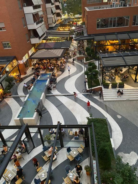 Apartament 2+1+post me qira, Rruga e kavajes