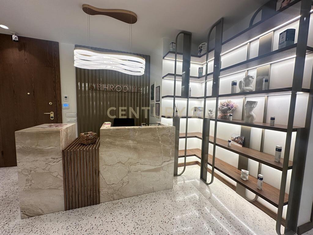 KOMPLEKSI KIKA 2, ZYRE PER QIRA 1,800 € /Muaj