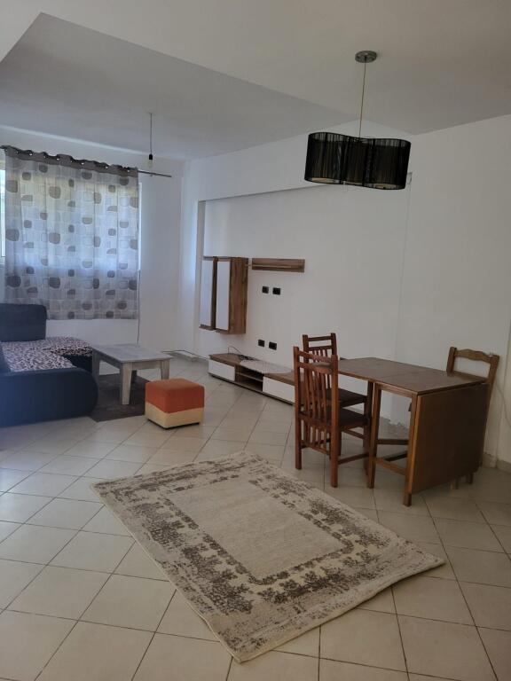 VENDESI APPARTAMENTO 1+1 CON SUPERFICIE 78 M2 . AL PREZZO DI 75000 EURO . VIA FADIL DLIU TIRANA