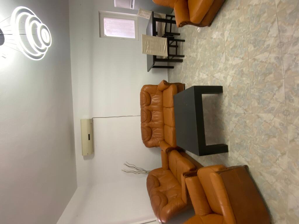 2+1,i mobiluar kat vile,te 2 palmat ne astir,450 euro