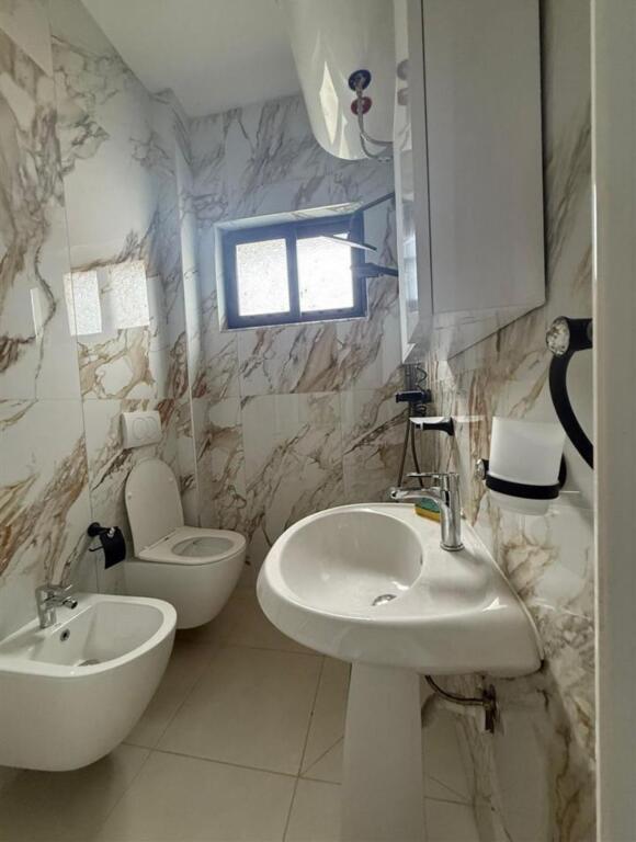 JEPET ME QERA APARTAMENT 1+1 TE SHKOLLA KUSHTRIMI I LIRISE, DURRES