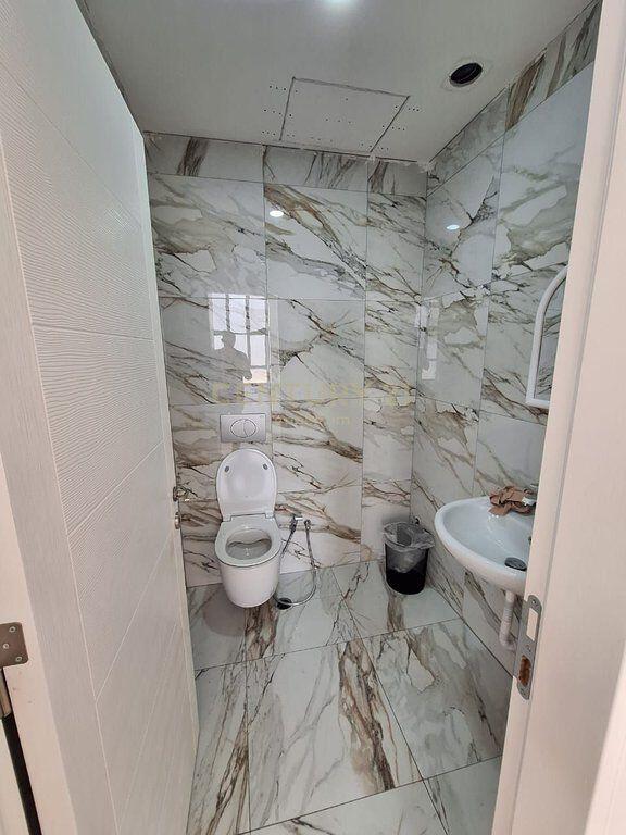 COMMERCIAL SPACE FOR SALE IN XHAMLLIK. (217M2) 450,000 €