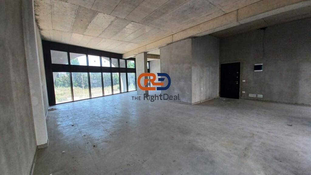 Tek River Residence, Jepet Me Qira Njesi Biznesi, Me Planimetri Te Rregullt Dhe Fasade Xhami!!!