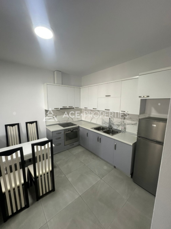 Apartament me Qera 2+1+2 tek stadiumi