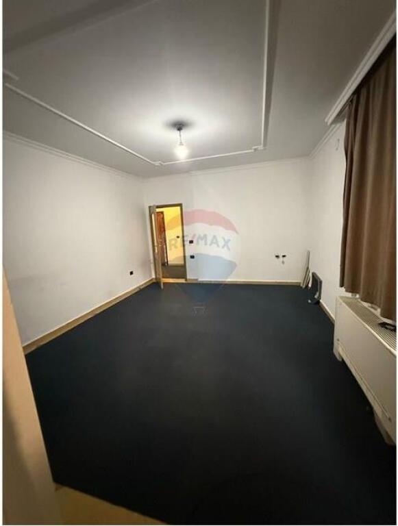 Office space 5+1+2 in Bllok-For rent.