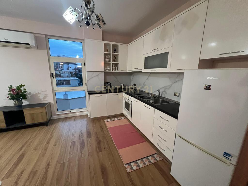 JEPET ME QIRA APARTAMENT 2+1 NE VILA ZOGUT, PAMJE DETI !