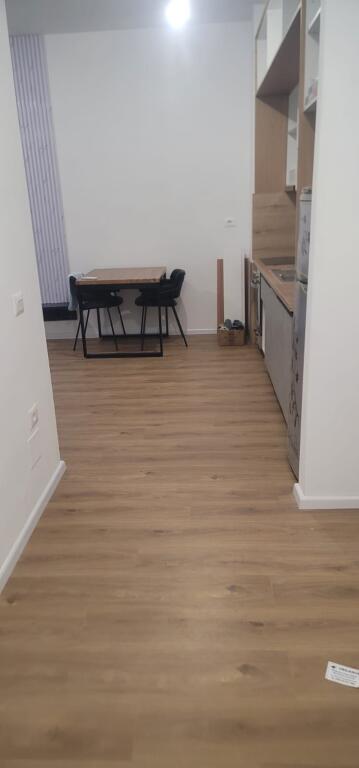 AFFITTASI APPARTAMENTO 1+1 – ALI DEMI, COMPLESSO KADIU💶 Prezzo: 40 000 lek / mese