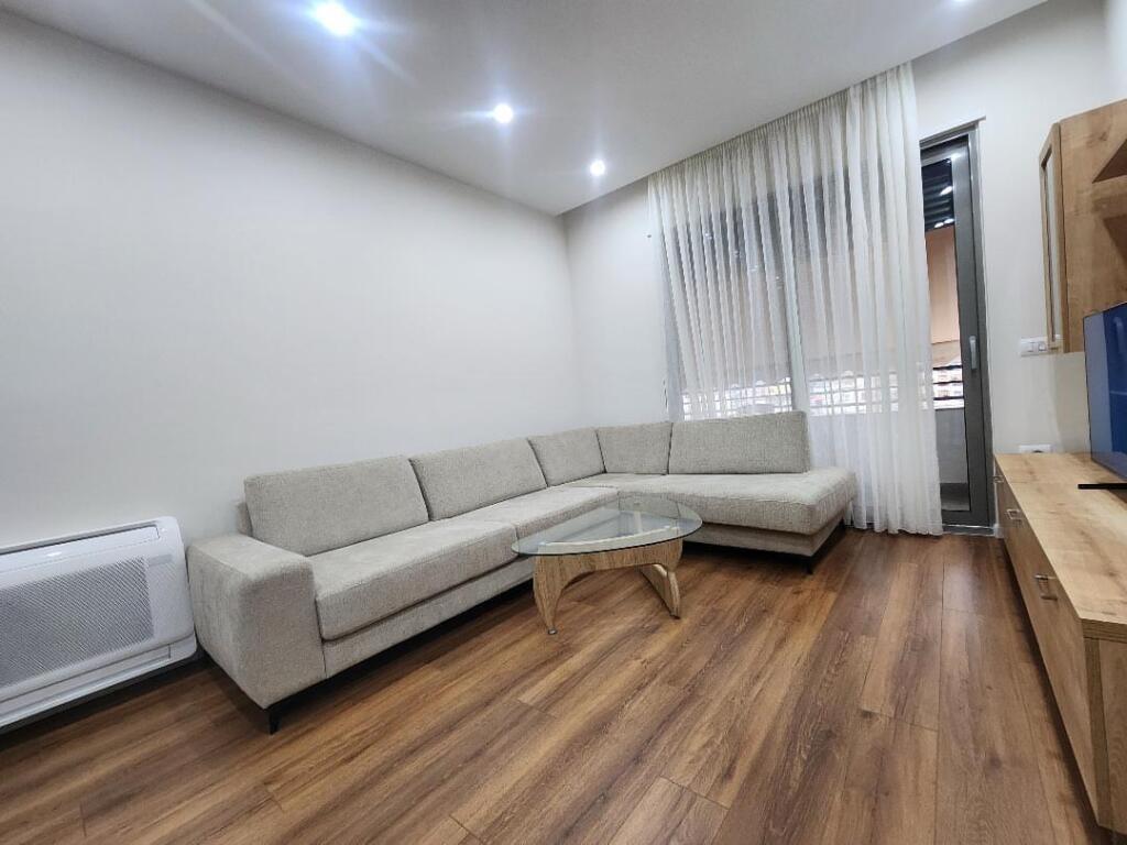 Appartamento 1+1 in affitto a Pazari Ri