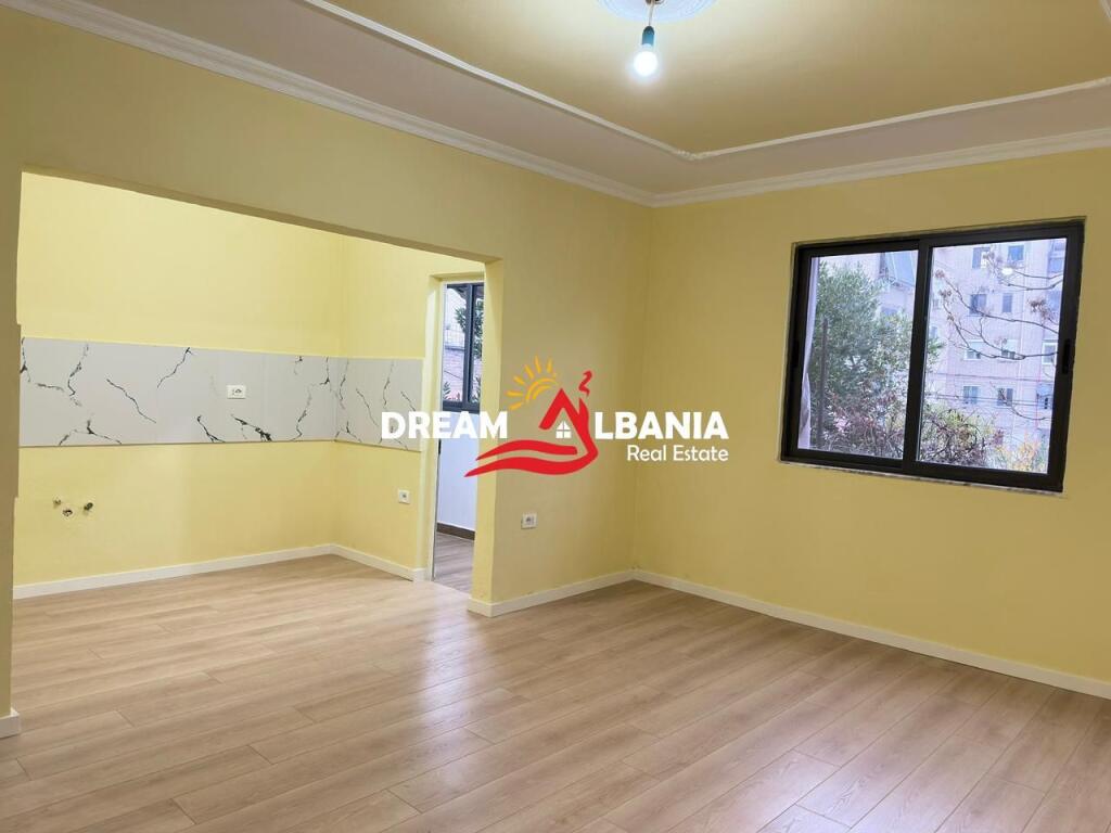 Apartament 1+1 per shitje tek Shkolla Bajram Curri (ID 4119449)
