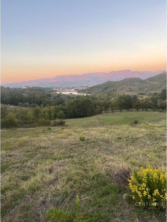 SHESIM TOKE ME SIPERFAQE 1925 M2 TE LIQENI I KASHARIT