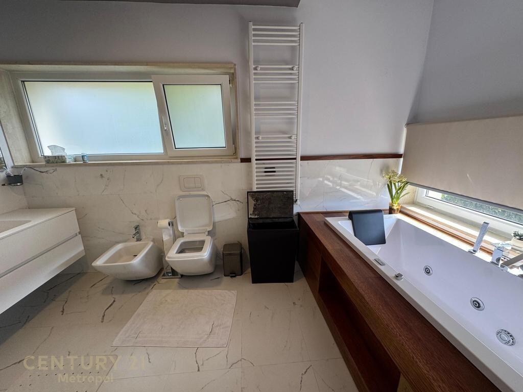 VILLE INDIVIDUALI CON PISCINA IN AFFITTO VICINO A TEG 15.000 € /Mese