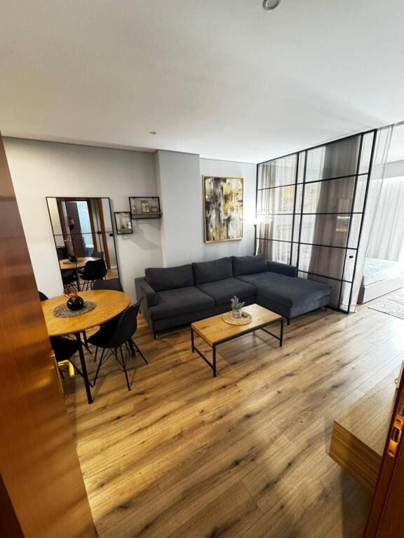 Jepet apartament 2+1 prane Delijorgjit!