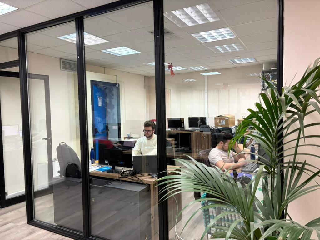 Zyre me qera te Plaza