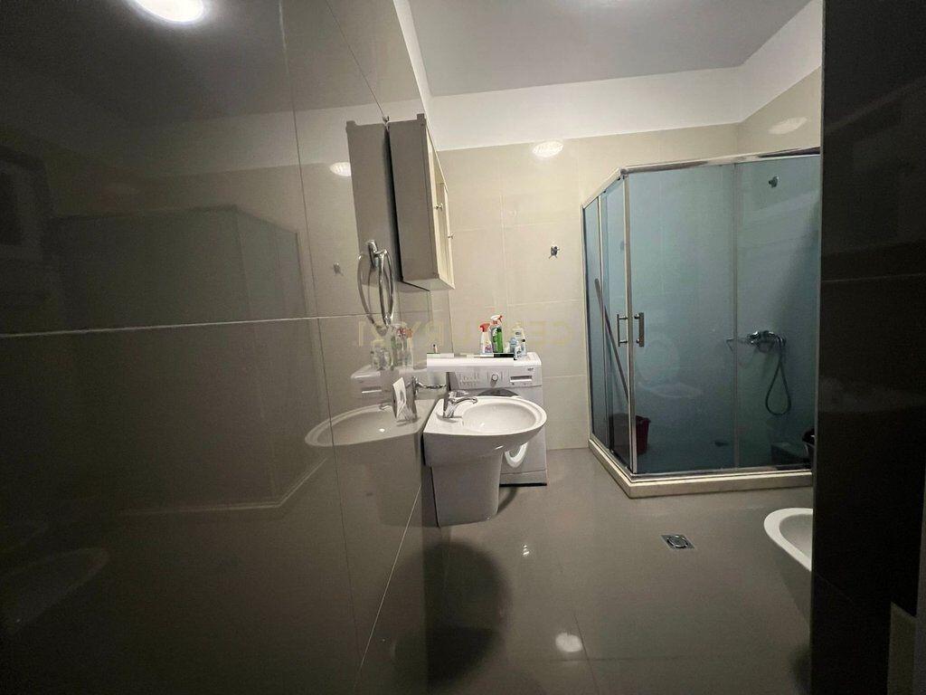 JAPIM ME QIRA APARTAMENT 2+1,KOPSHTI BOTANIK