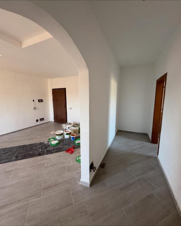 💥Shitet apartament 2+1 tek shetitorja Josif Budo,Kavaje💥