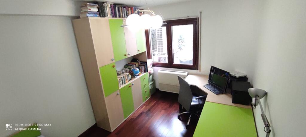 VENDESI APPARTAMENTO 3+1+2 A TIRANA VICINO AL GIARDINO BOTANICO