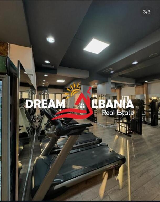 Locale commerciale in vendita in Via Elbasan vicino ex 7 Nani, Tirana ID (4171552 )