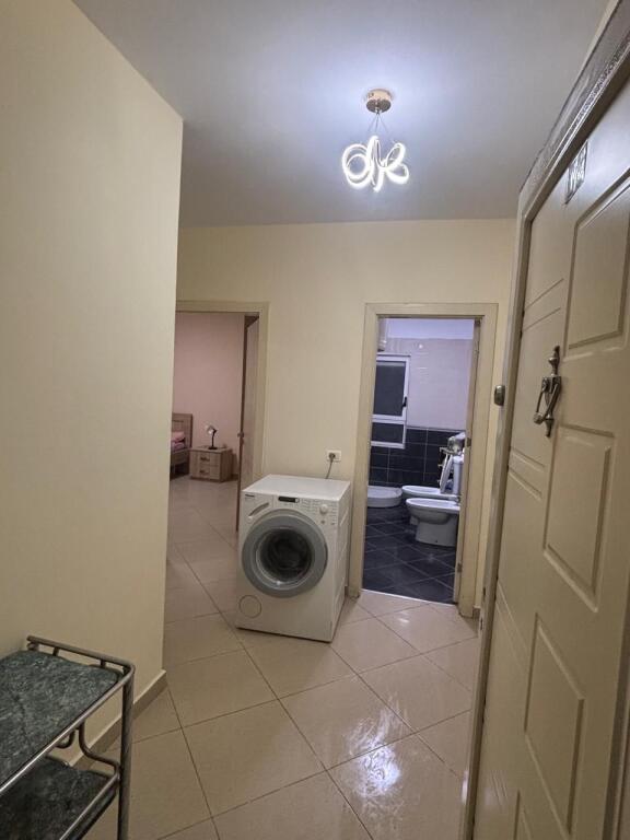 Apartament me qira 1+1 prane Amerikan 2 pallat me Ashensor