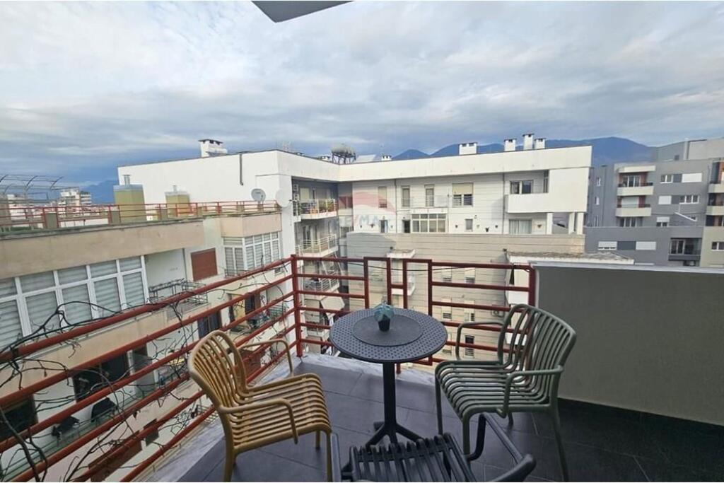 Jepet apartament 1+1 per qera tek Pazari i Ri!