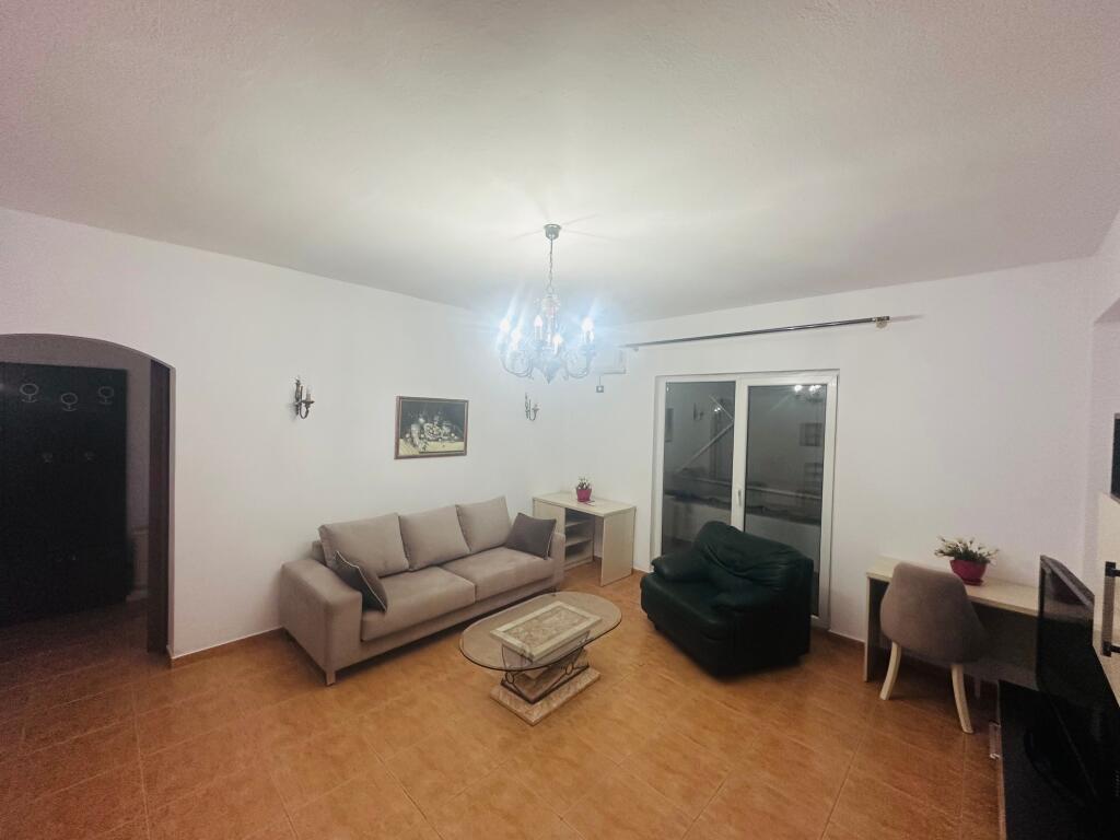 Appartamento 1+1+1 con Balcone in Affitto