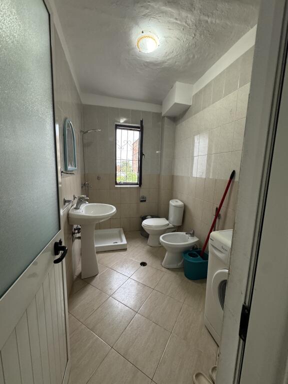 Apartament 1+1 me qera ne Kinostudio!