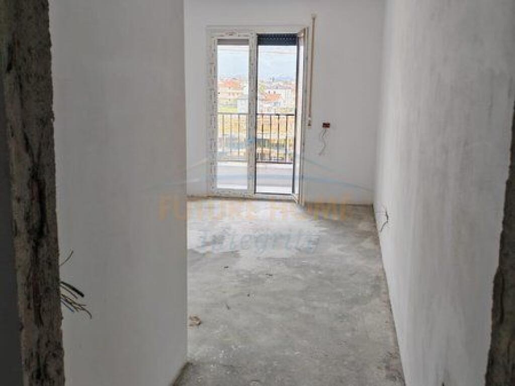 In vendita, Appartamento 1+1, Paskuqan, Tirana.