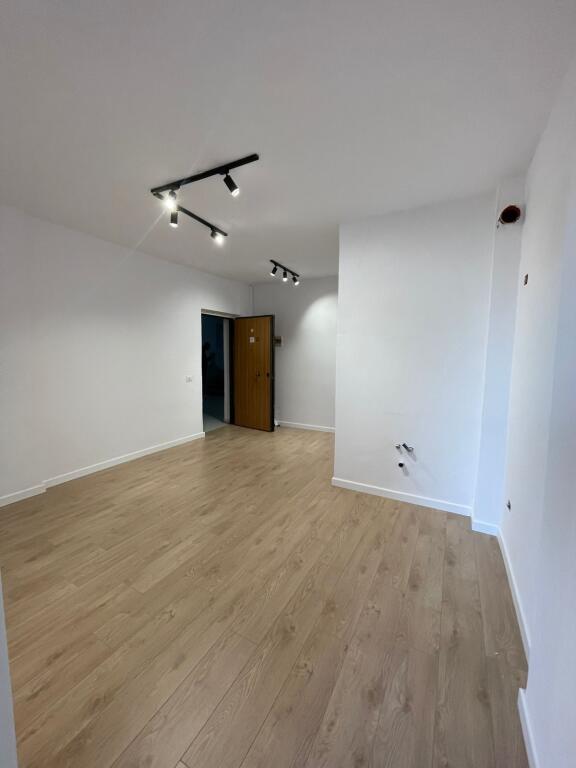 🏡 SHITET APARTAMENT 1+1 PLAZH, PRAN SHKOLLES BAJRAM CURRI