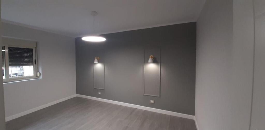 Apartment 1+1, Red School!